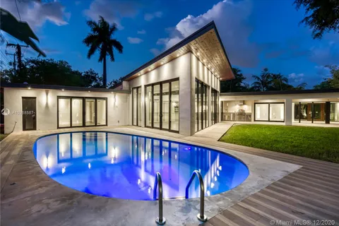 161 S Shore Dr S, Miami FL 33133