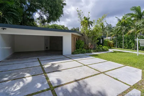 161 S Shore Dr S, Miami FL 33133