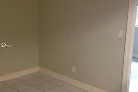 1014 Salzedo St # 208, Coral Gables FL 33134