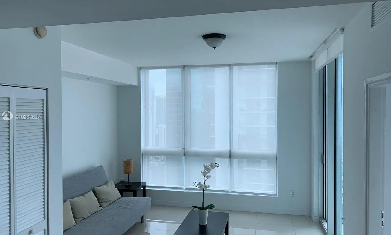 300 S Biscayne Blvd # 2711, Miami FL 33131