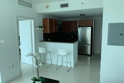 300 S Biscayne Blvd # 2711, Miami FL 33131