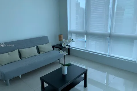 300 S Biscayne Blvd # 2711, Miami FL 33131
