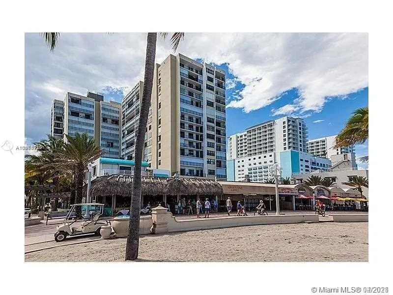 900 N Surf Rd, Hollywood FL 33019