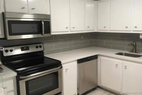 1220 71st St # 22, Miami Beach FL 33141