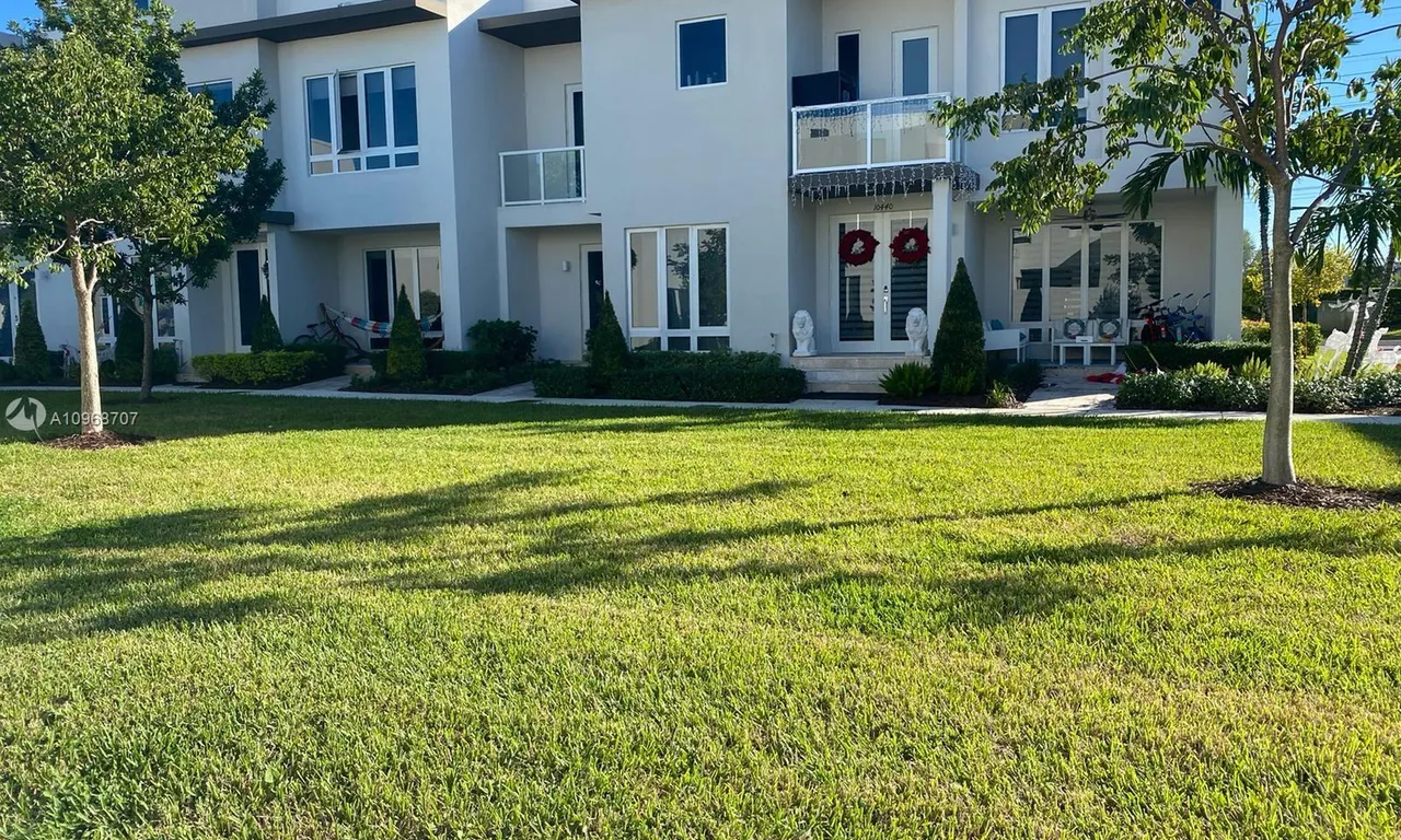 10436 NW 63rd Ter, Doral FL 33178