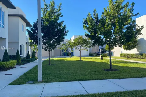 10436 NW 63rd Ter, Doral FL 33178