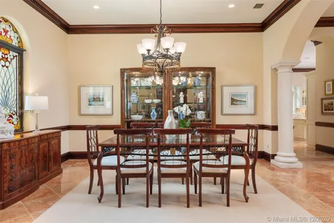 9005 SW 68th Ave, Pinecrest FL 33156