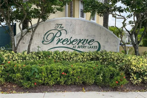 4096 N Pine Island Rd # 2111, Sunrise FL 33351