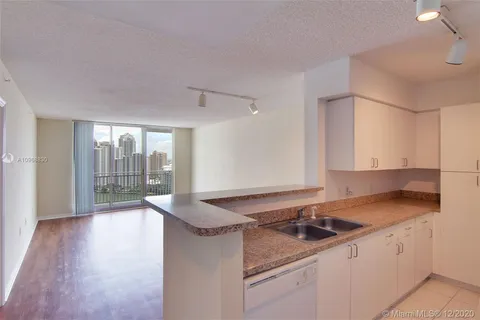 1111 Brickell Bay Dr # 1908, Miami FL 33131