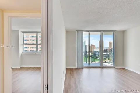 1111 Brickell Bay Dr # 1908, Miami FL 33131