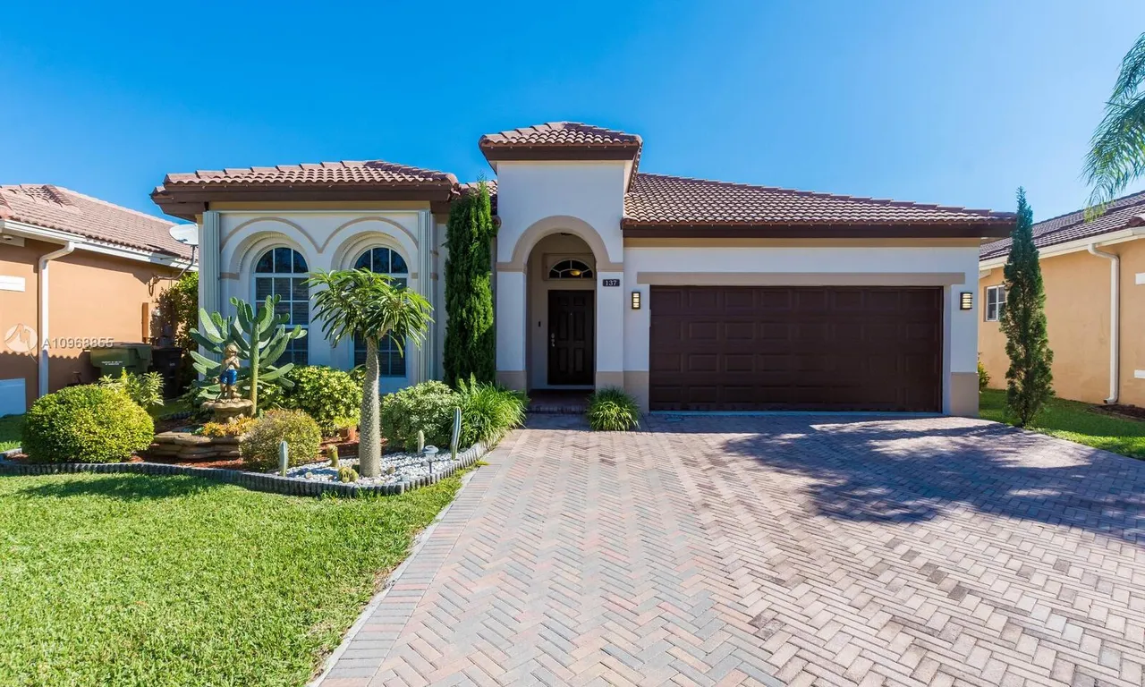 137 SE 22nd Ter, Homestead FL 33033