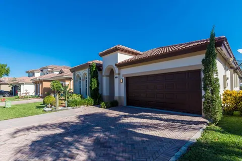 137 SE 22nd Ter, Homestead FL 33033