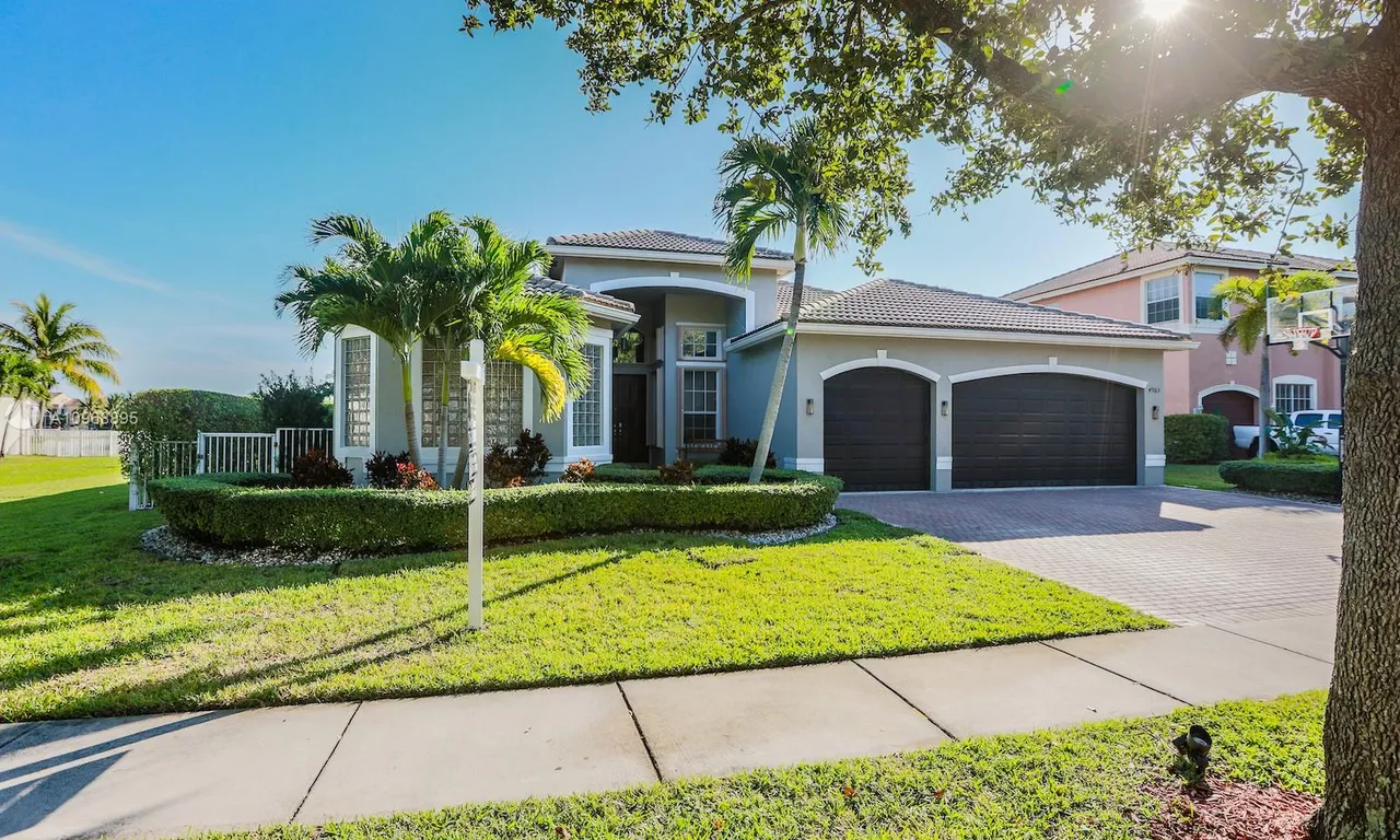 4965 SW 186th Way, Miramar FL 33029