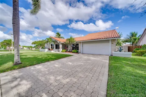 1580 NW 101st Ave, Plantation FL 33322