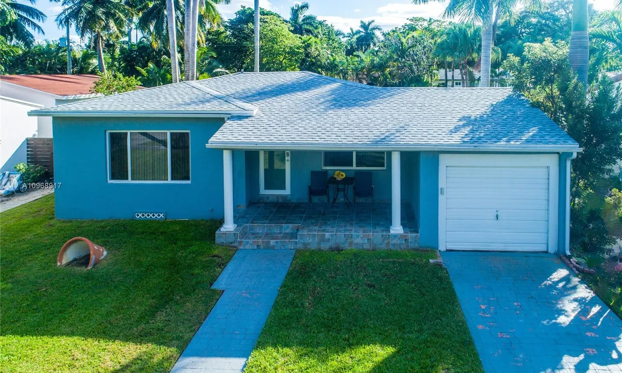 1512 Wiley St, Hollywood FL 33020