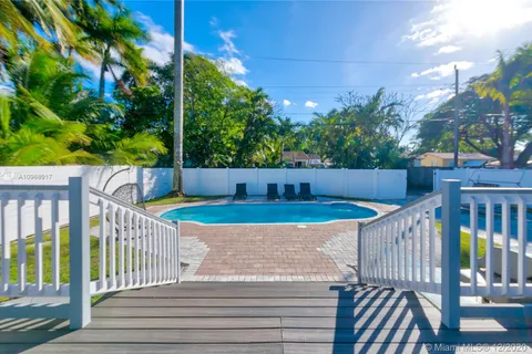 1512 Wiley St, Hollywood FL 33020
