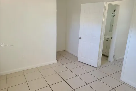 8002 NW 5th Ct, Miami FL 33150