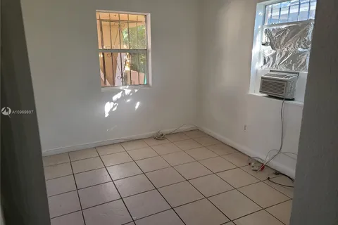 8002 NW 5th Ct, Miami FL 33150