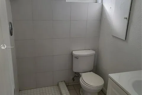 8002 NW 5th Ct, Miami FL 33150