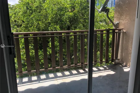 4845 NW 7th St # 5, Miami FL 33126