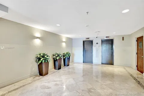 1610 Lenox Ave # 205, Miami Beach FL 33139