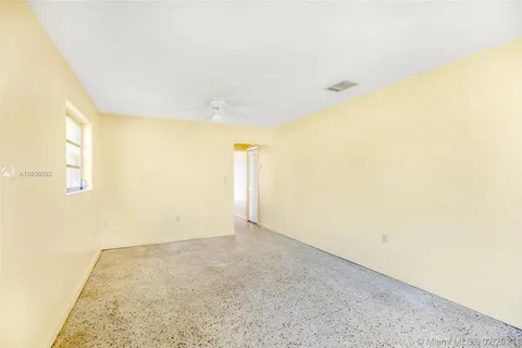 1218 NW 4th St, Miami FL 33125