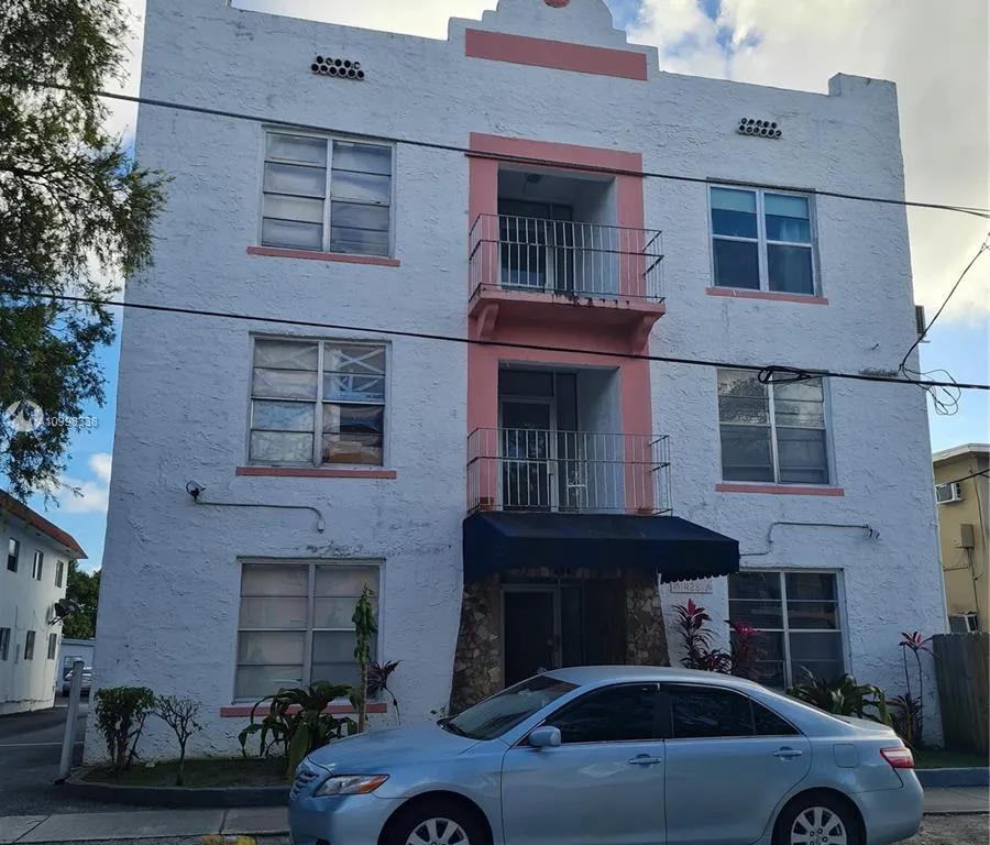 428 SW 9th St # 6, Miami FL 33130
