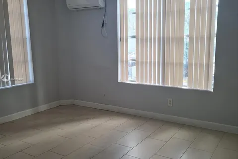 428 SW 9th St # 6, Miami FL 33130