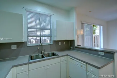 7622 NW 114th Pl, Doral FL 33178
