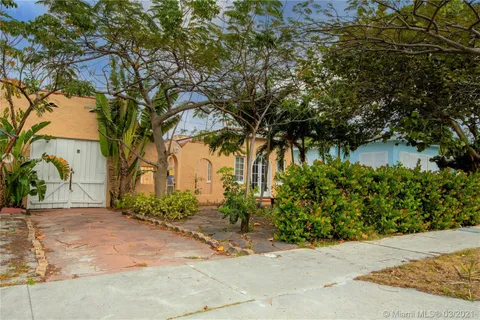 953 32nd St, West Palm Beach FL 33407