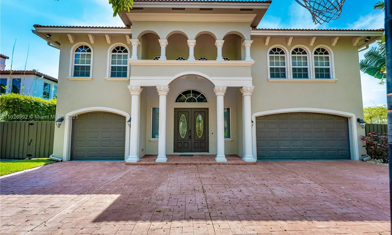 951 NW 4th Ct, Boca Raton FL 33432