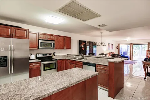 2545 N 40th Ave # 2545, Hollywood FL 33021