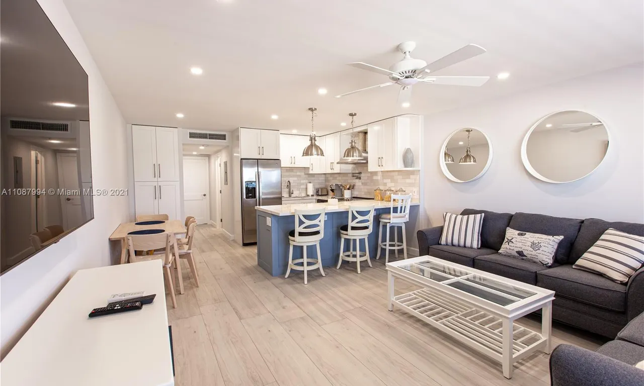 300 Oregon St # 204, Hollywood FL 33019