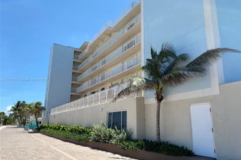 300 Oregon St # 204, Hollywood FL 33019