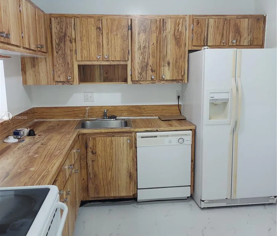 10625 SW 112th Ave # 218, Miami FL 33176