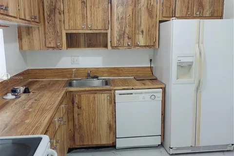 10625 SW 112th Ave # 218, Miami FL 33176