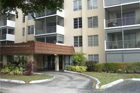 4158 Inverrary Dr # 411, Lauderhill FL 33319