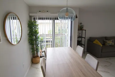 753 Michigan # 3A, Miami Beach FL 33139