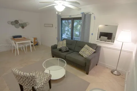 753 Michigan # 1B, Miami Beach FL 33139