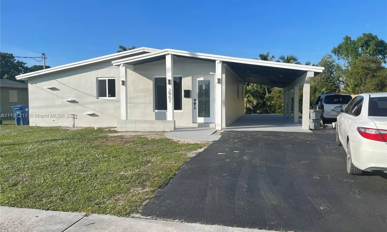 2951 NW 190th St, Miami Gardens FL 33056