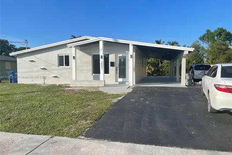 2951 NW 190th St, Miami Gardens FL 33056