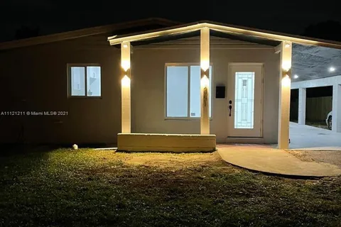 2951 NW 190th St, Miami Gardens FL 33056