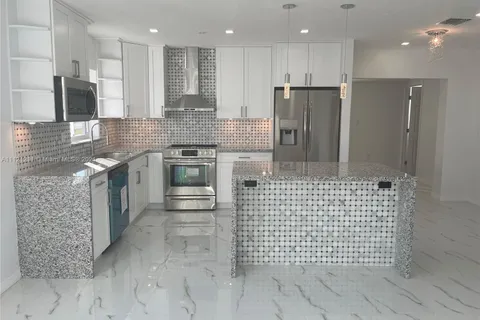 2951 NW 190th St, Miami Gardens FL 33056