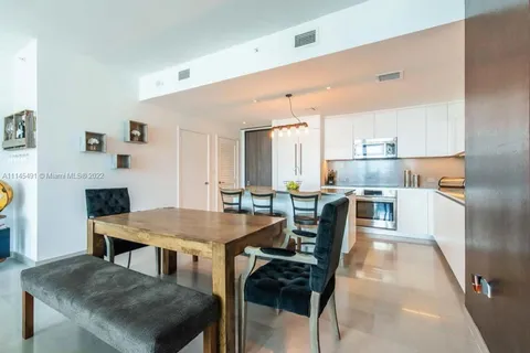 88 SW 7th St # 3707, Miami FL 33130