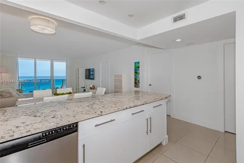 2301 Collins Ave # 938, Miami Beach FL 33139