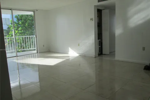 486 NW 165th St Rd # B401, Miami FL 33169