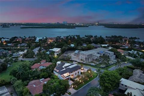 100 Biscay Dr, Bal Harbour FL 33154