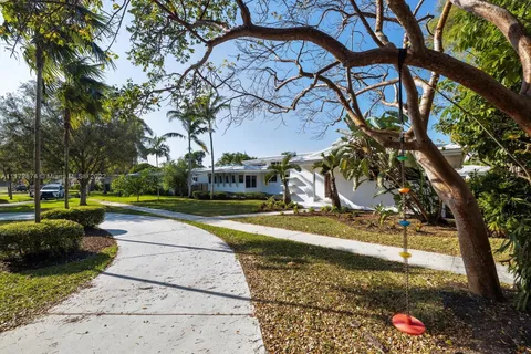 857 NE 98th St, Miami Shores FL 33138