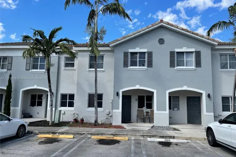 1525 SE 31st Ct, Homestead FL 33035