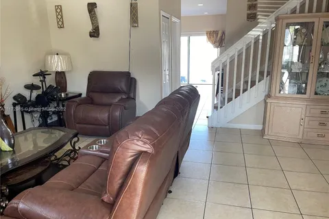 1525 SE 31st Ct, Homestead FL 33035
